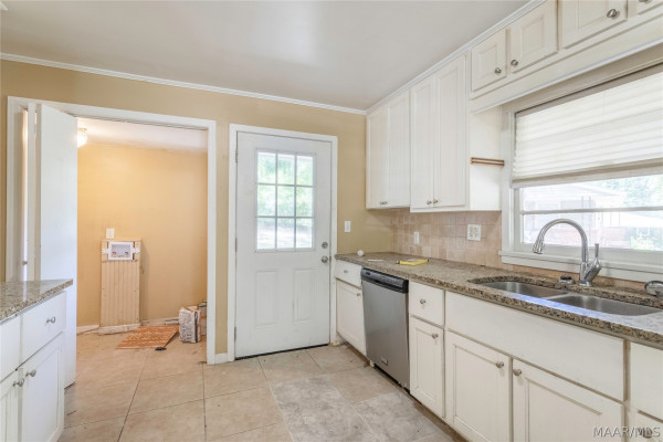 3302 Cottonwood Drive