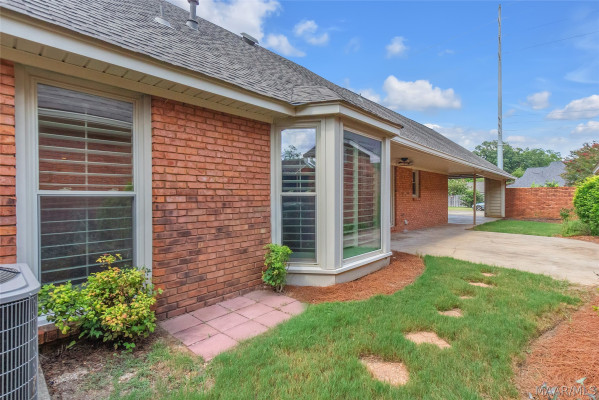 133 CHARLESTON Court N