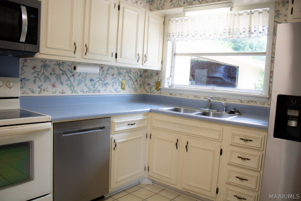 212 Hastings Court