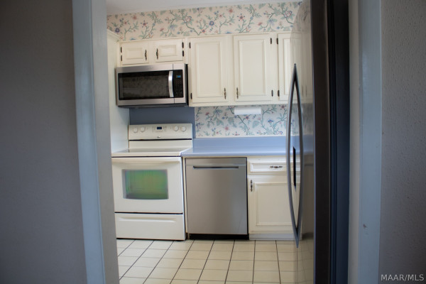 212 Hastings Court