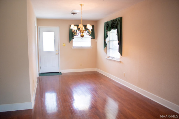 212 Hastings Court