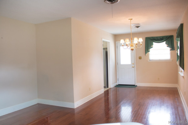 212 Hastings Court