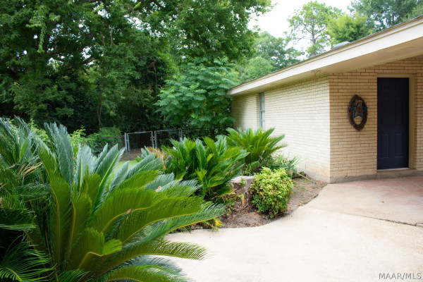 212 Hastings Court