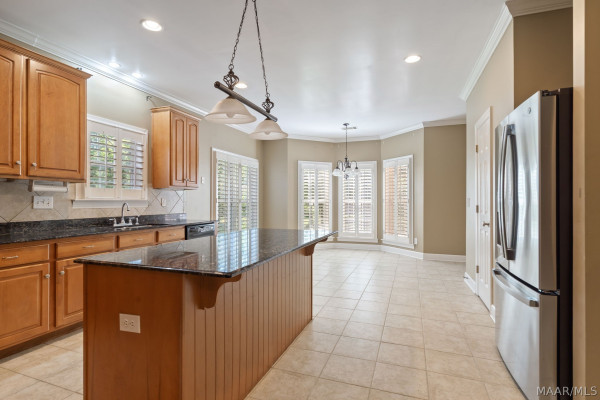 8406 Vintage Way