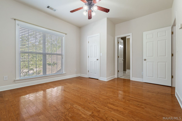8406 Vintage Way