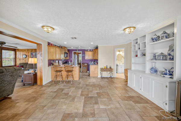 939 Lakeland Drive