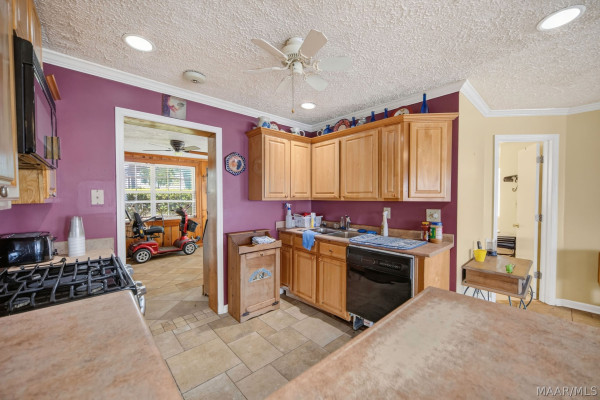 939 Lakeland Drive