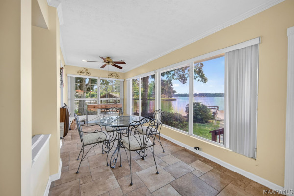 939 Lakeland Drive