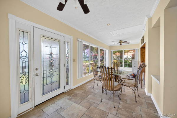 939 Lakeland Drive