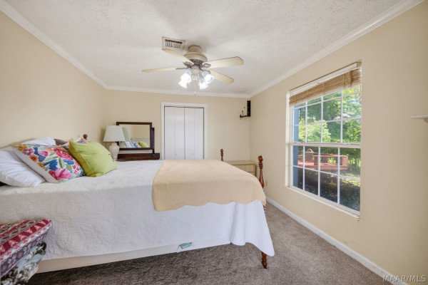 939 Lakeland Drive