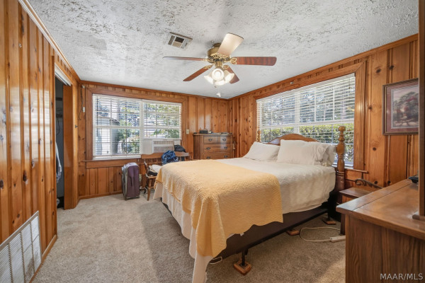 939 Lakeland Drive