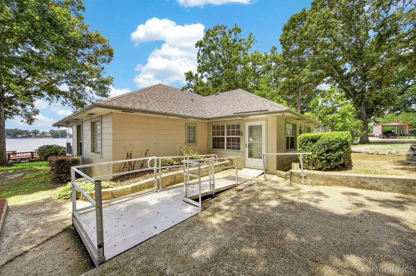 939 Lakeland Drive