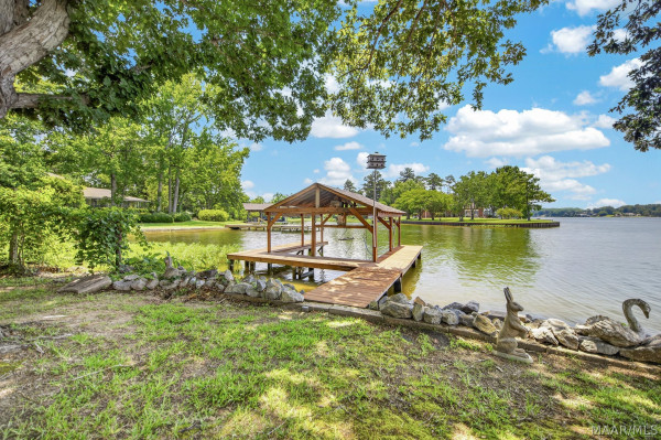 939 Lakeland Drive