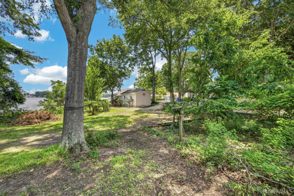 939 Lakeland Drive