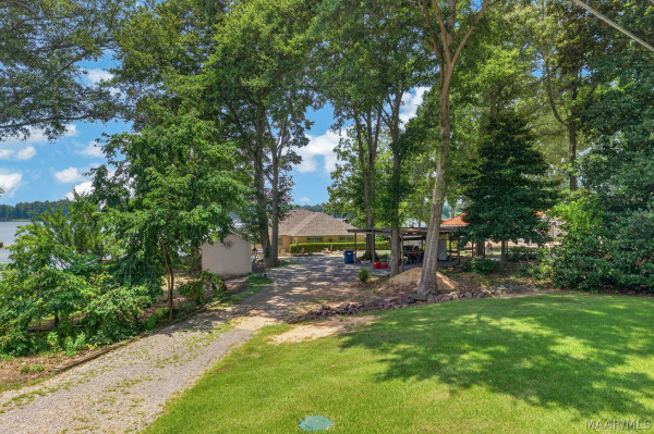 939 Lakeland Drive