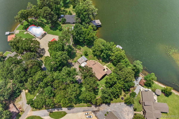 939 Lakeland Drive