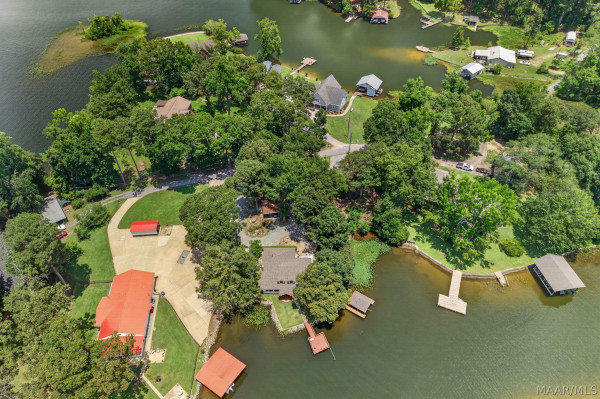 939 Lakeland Drive