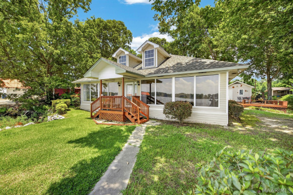 939 Lakeland Drive