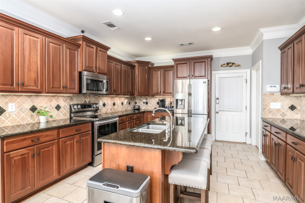 8207 Stonewall Court