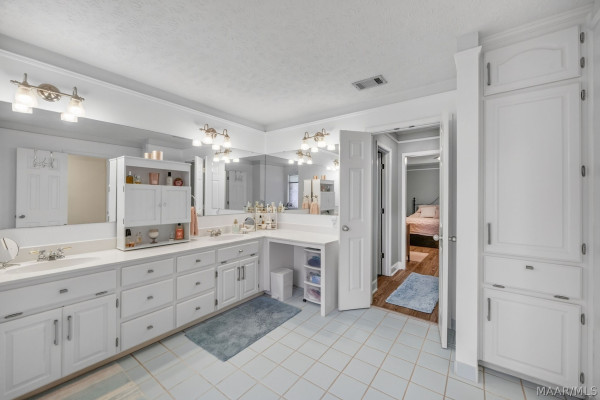 32 Gardendale Drive