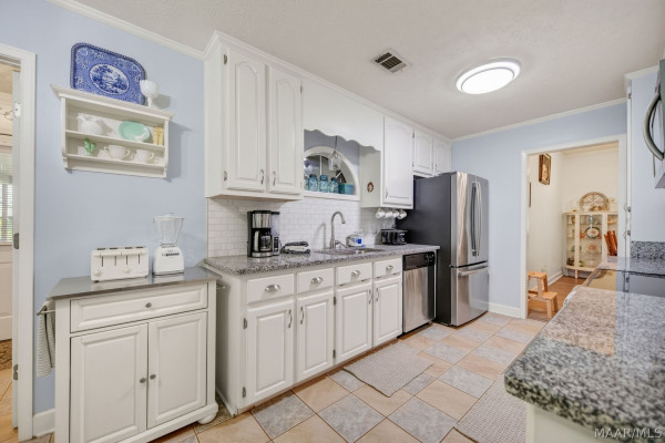 32 Gardendale Drive