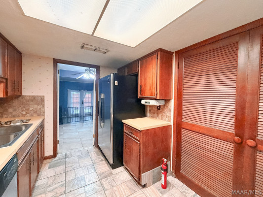 2076 Rexford Road