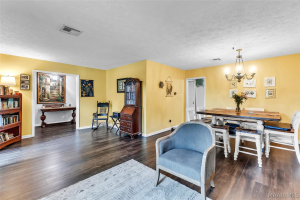 206 Poplar Street