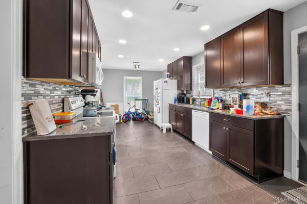 6713 Spivey Court