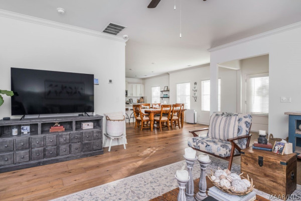 6131 Town Lane