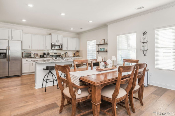 6131 Town Lane