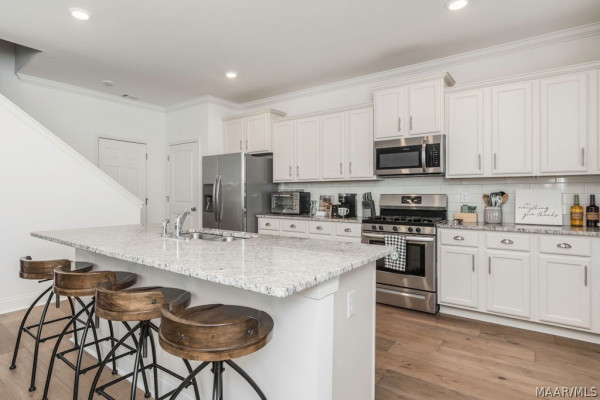 6131 Town Lane