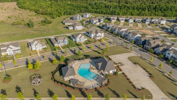 6131 Town Lane