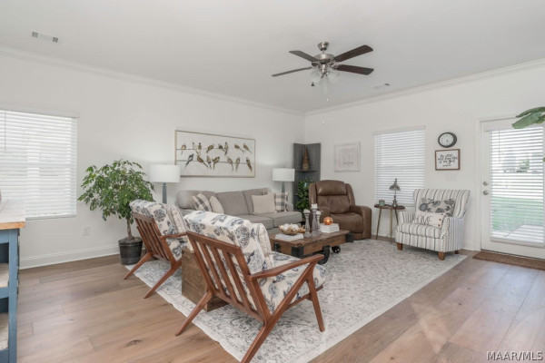 6131 Town Lane