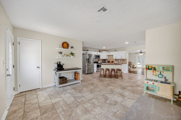 212 Radburn Way