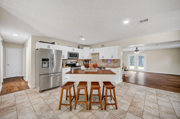 212 Radburn Way