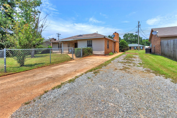 1609 Deatsville Highway