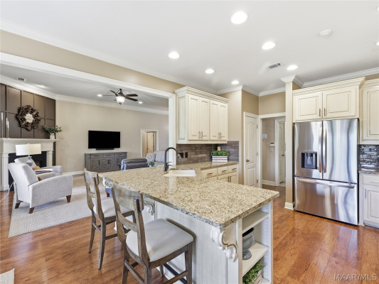 9516 LOCHWORTH Court