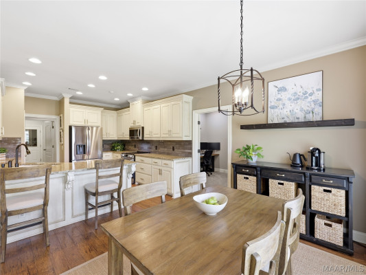 9516 LOCHWORTH Court
