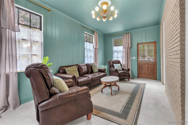 403 Thorn Place