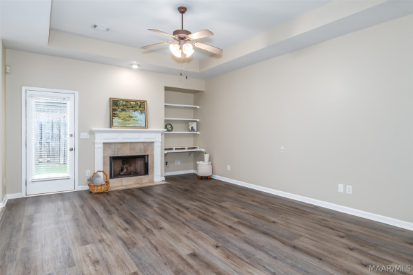 8100 GRAYSON Grove