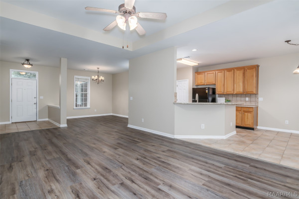 8100 GRAYSON Grove