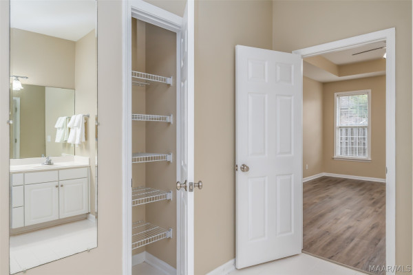 8100 GRAYSON Grove