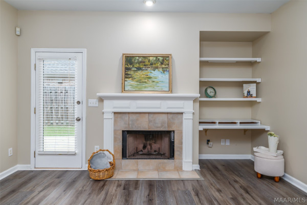 8100 GRAYSON Grove