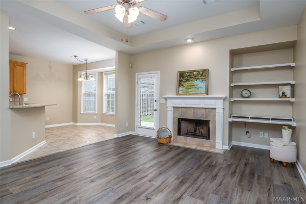 8100 GRAYSON Grove