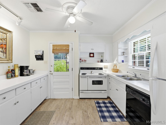 3852 Marquette Drive