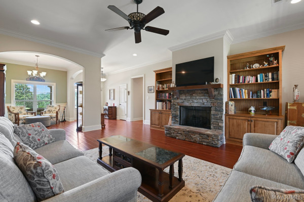105 Chimney Ridge