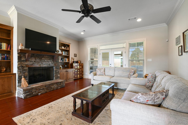 105 Chimney Ridge