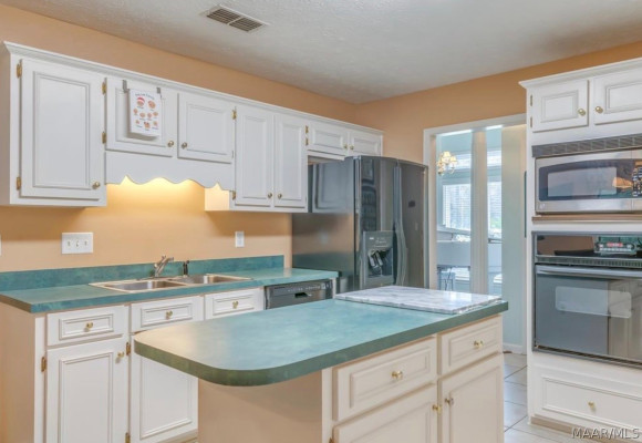 922 Silver Creek Circle