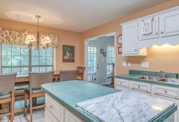 922 Silver Creek Circle