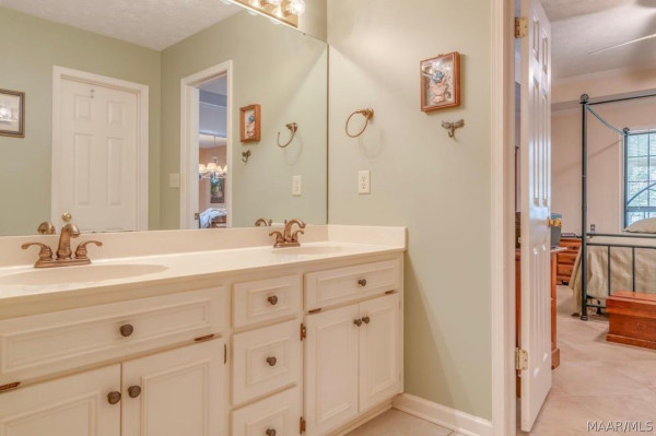 922 Silver Creek Circle